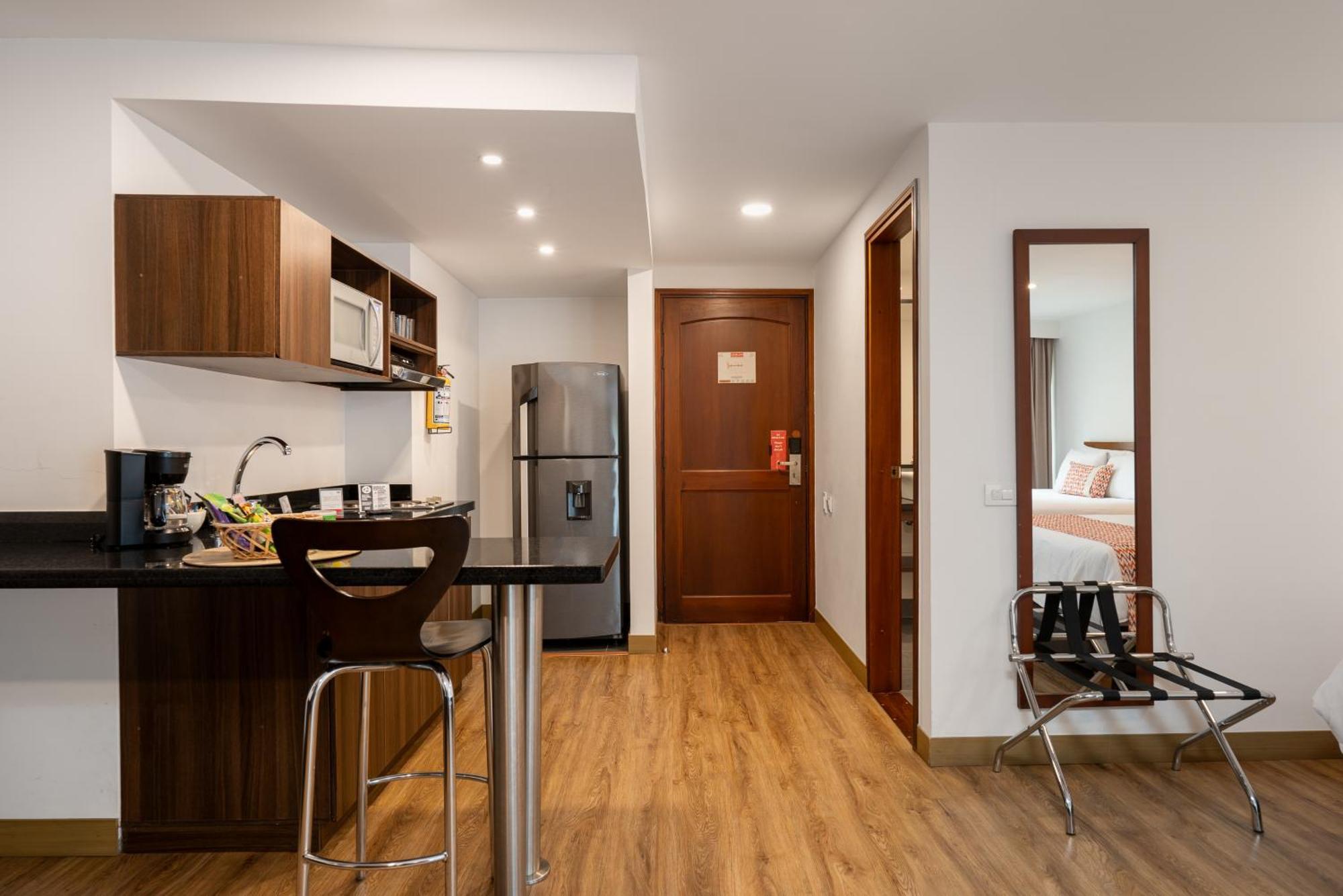 Leblon Suites Hotel Medellin Luaran gambar